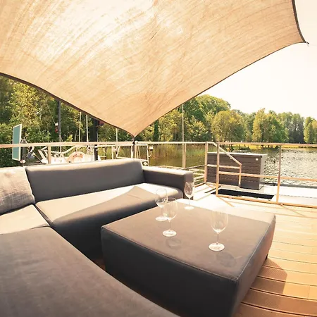 Úszó hotel Traumzeitboot Heidi - Exklusiver Festlieger In Perfekter Lage Am Scharmuetzelsee