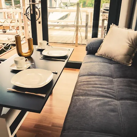 Traumzeitboot Heidi - Exklusiver Festlieger In Perfekter Lage Am Scharmuetzelsee Botel Bad Saarow