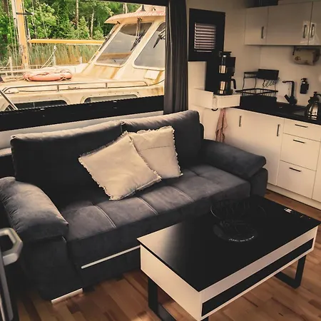 Hausboot Mit Sauna - Traumzeitboot Heidi - Exklusiver Festlieger In Perfekter Lage Am Scharmuetzelsee * Bad Saarow