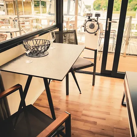 Traumzeitboot Heidi - Exklusiver Festlieger In Perfekter Lage Am Scharmuetzelsee