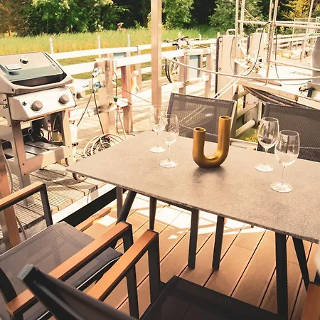 Traumzeitboot Heidi - Exklusiver Festlieger In Perfekter Lage Am Scharmuetzelsee Úszó hotel