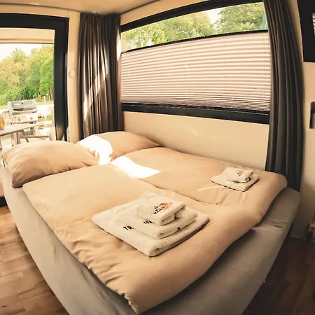 Botel Traumzeitboot Heidi - Exklusiver Festlieger In Perfekter Lage Am Scharmuetzelsee Bad Saarow