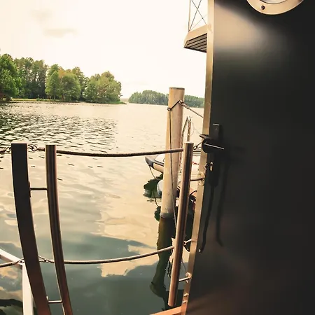 Hausboot Mit Sauna - Traumzeitboot Heidi - Exklusiver Festlieger In Perfekter Lage Am Scharmuetzelsee Бад-Заров