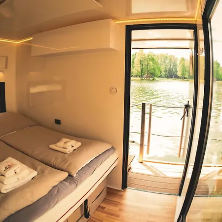 Traumzeitboot Heidi - Exklusiver Festlieger In Perfekter Lage Am Scharmuetzelsee Botel