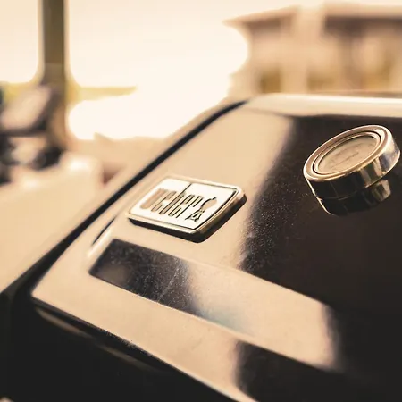 Traumzeitboot Heidi - Exklusiver Festlieger In Perfekter Lage Am Scharmuetzelsee *