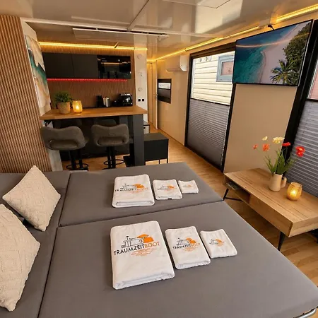 Hausboot Mit Sauna - Traumzeitboot Heidi - Exklusiver Festlieger In Perfekter Lage Am Scharmützelsee Botel Bad Saarow