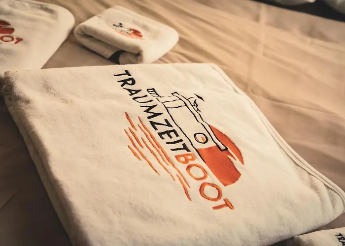 Traumzeitboot Heidi - Exklusiver Festlieger In Perfekter Lage Am Scharmuetzelsee *