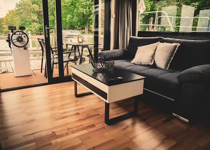 Úszó hotel Traumzeitboot Heidi - Exklusiver Festlieger In Perfekter Lage Am Scharmuetzelsee *