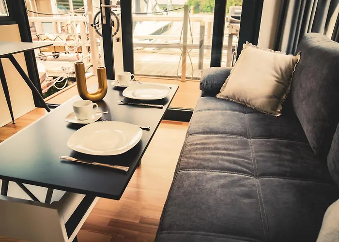 Traumzeitboot Heidi - Exklusiver Festlieger In Perfekter Lage Am Scharmuetzelsee Úszó hotel Bad Saarow