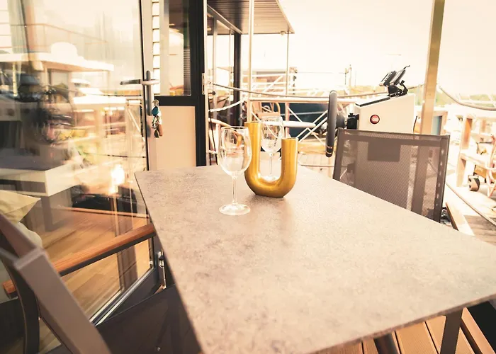 Traumzeitboot Heidi - Exklusiver Festlieger In Perfekter Lage Am Scharmuetzelsee بوتيل باد سارو