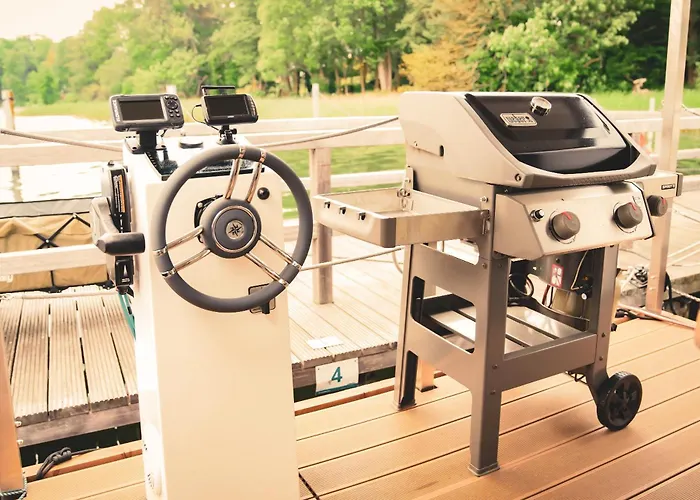 Traumzeitboot Heidi - Exklusiver Festlieger In Perfekter Lage Am Scharmuetzelsee Úszó hotel